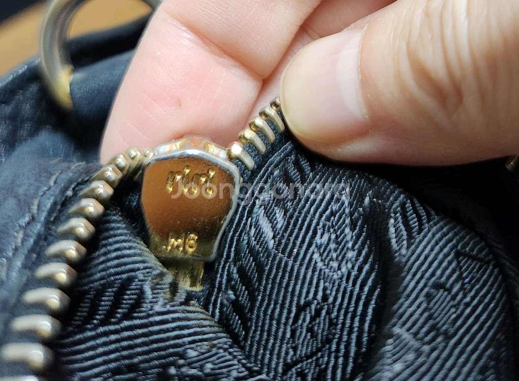 정품 프라다 레더 토트백--9