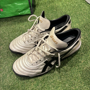 아식스 C3 풋살화275 판매해요