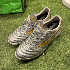 미즈노 모렐리아 축구화 실버/골드 275