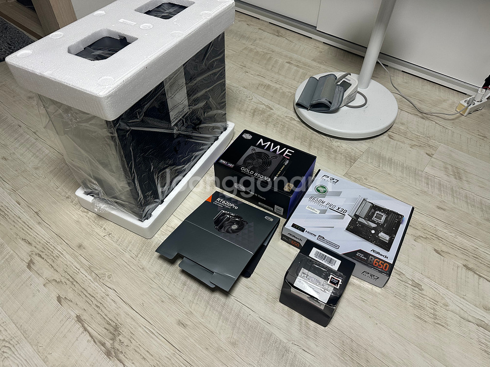 고성능 게이밍 PC 반본체 CPU 9600X 기반 팝니다.--0