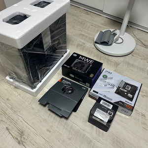 고성능 게이밍 PC 반본체 CPU 9600X 기반 팝니다.