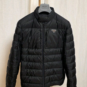 [새상품급 / 50 ] 프라다 리나일론 삼각로고 다운 숏 패딩 자켓 블랙