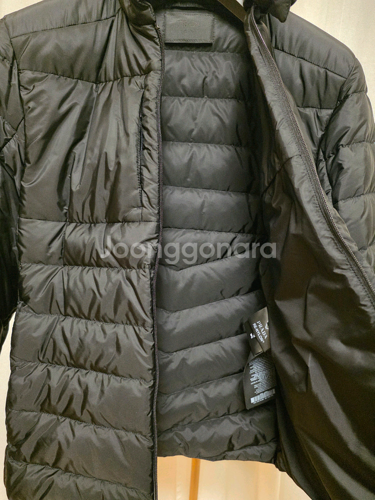 [새상품급 / 50 ] 프라다 리나일론 삼각로고 다운 숏 패딩 자켓 블랙--7