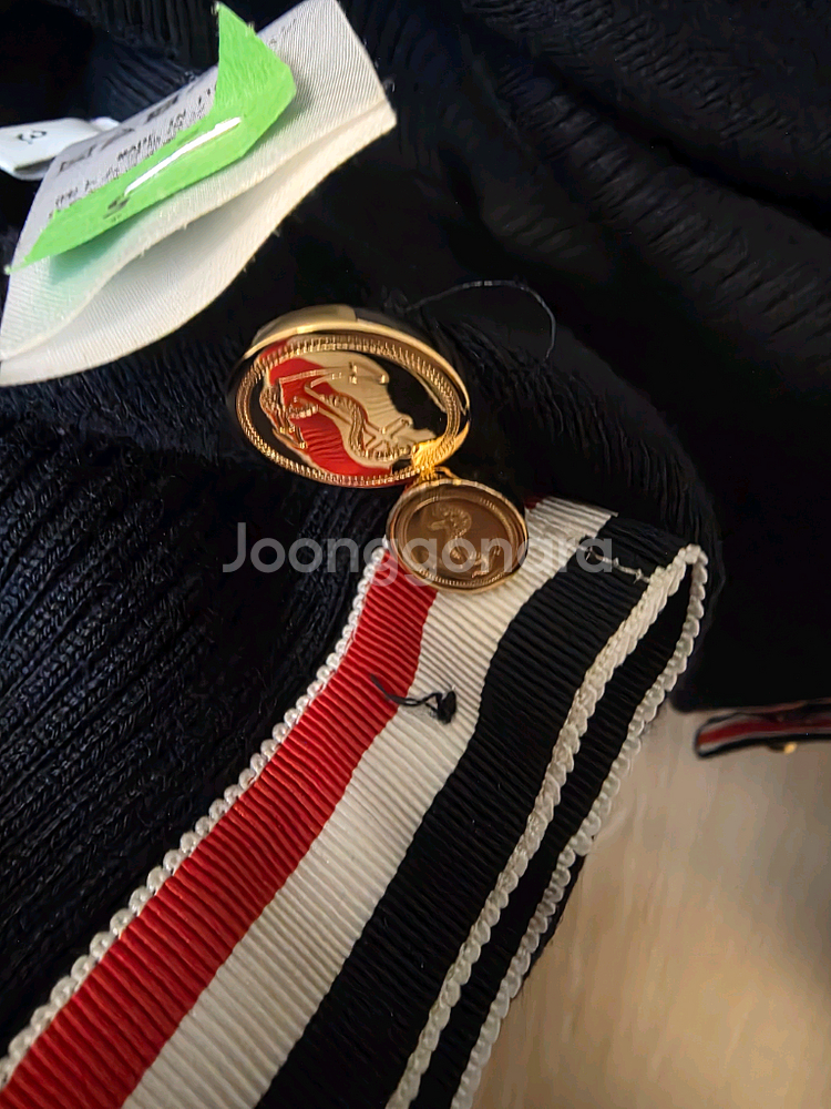 [새상품급/3] 톰브라운 사선완장 밀라노스티치 금장 가디건 3사이즈--7