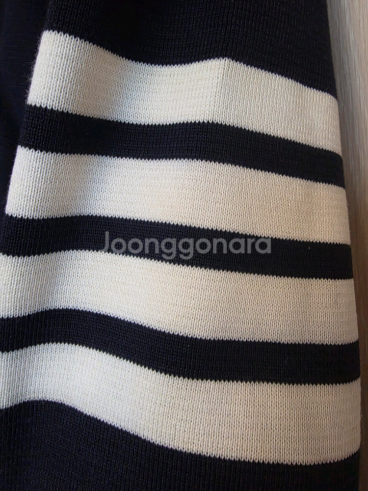 [새상품급/3] 톰브라운 사선완장 밀라노스티치 금장 가디건 3사이즈--3