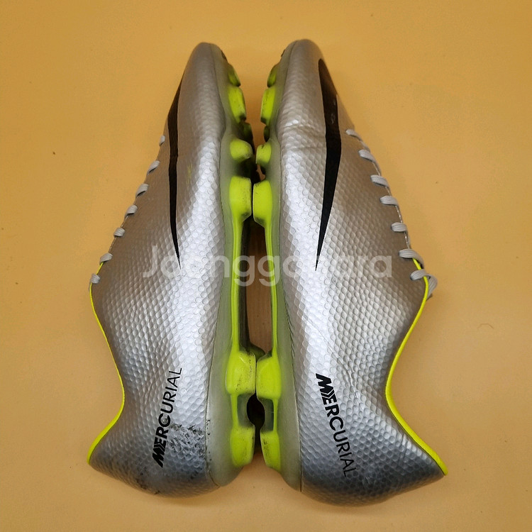 나이키 머큐리얼 벨루체 축구화275.--4