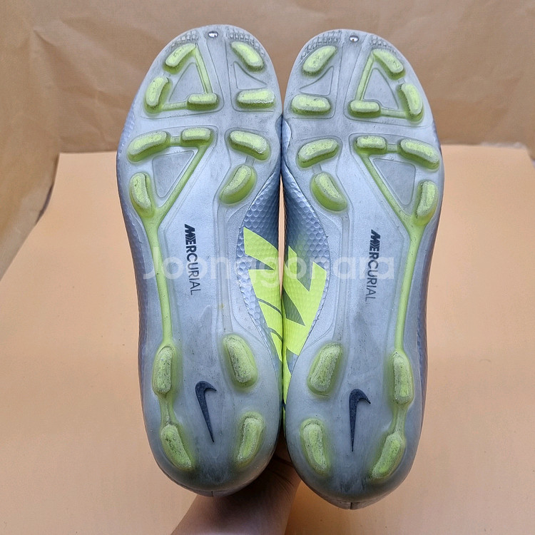 나이키 머큐리얼 벨루체 축구화275.--2