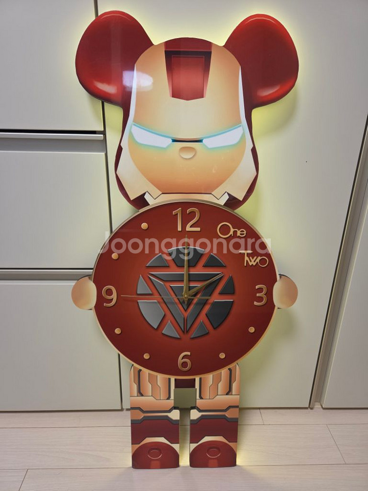 (새제품) 베어브릭 아이언맨 인테리어 벽시계--0