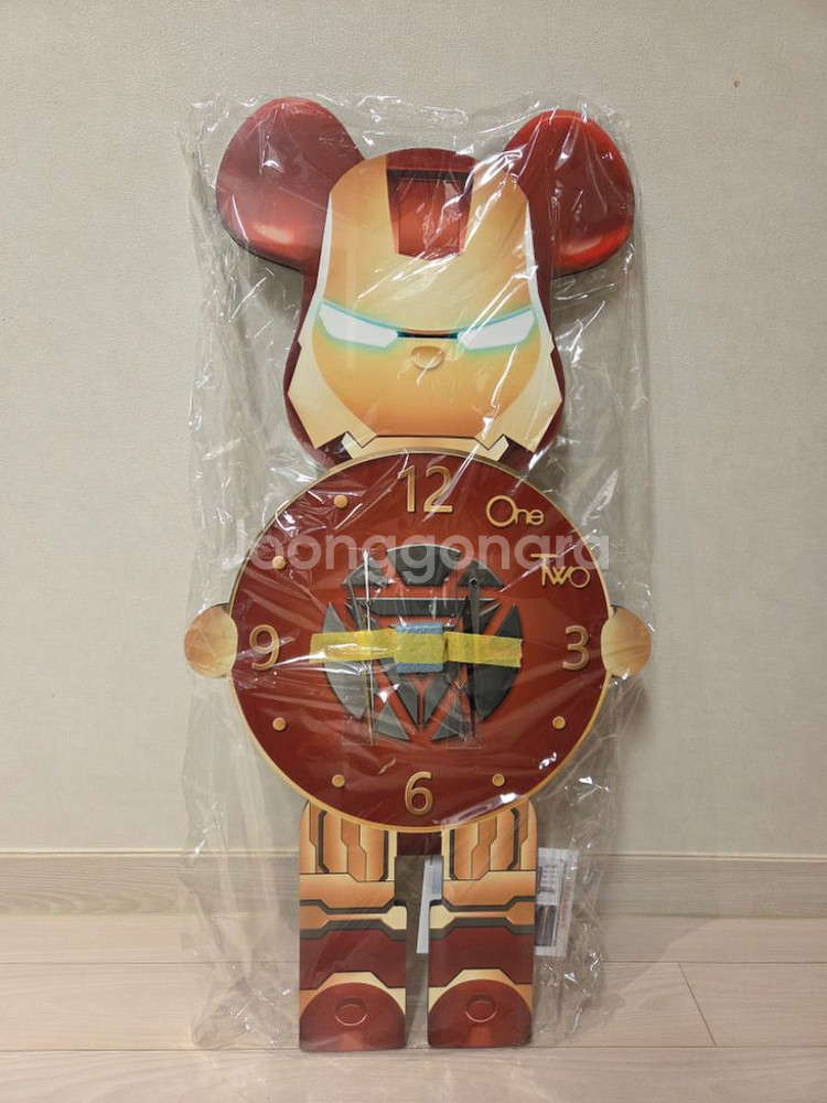 (새제품) 베어브릭 아이언맨 인테리어 벽시계--1
