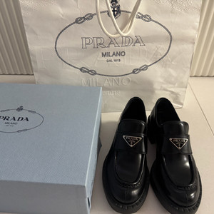 프라다 초콜릿 브러시드 로퍼 35.5 230사이즈