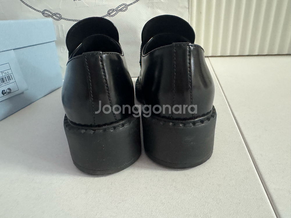 프라다 초콜릿 브러시드 로퍼 35.5 230사이즈--3