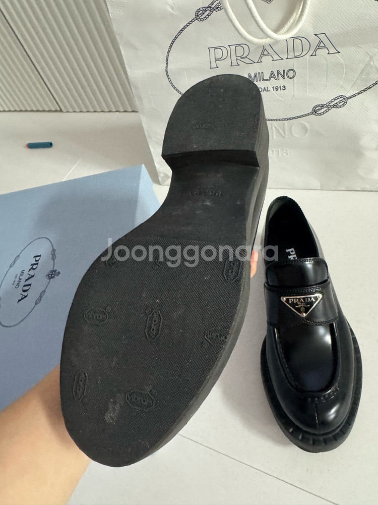 프라다 초콜릿 브러시드 로퍼 35.5 230사이즈--8