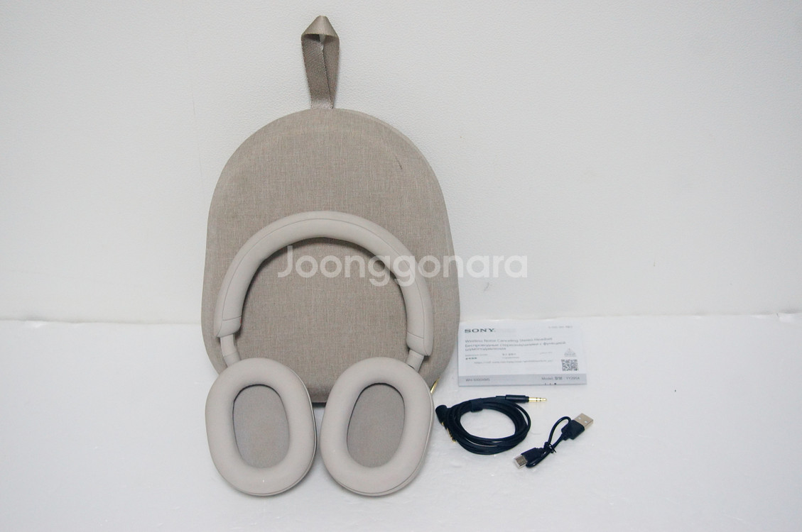 소니 WH-1000XM5 블루투스헤드폰 실버팝니다.--1