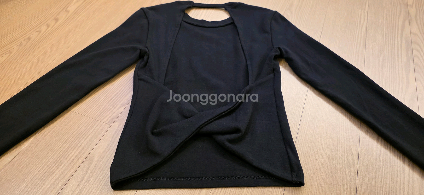 <새옷> ZARA_백 오픈 티셔츠 S사이즈--3