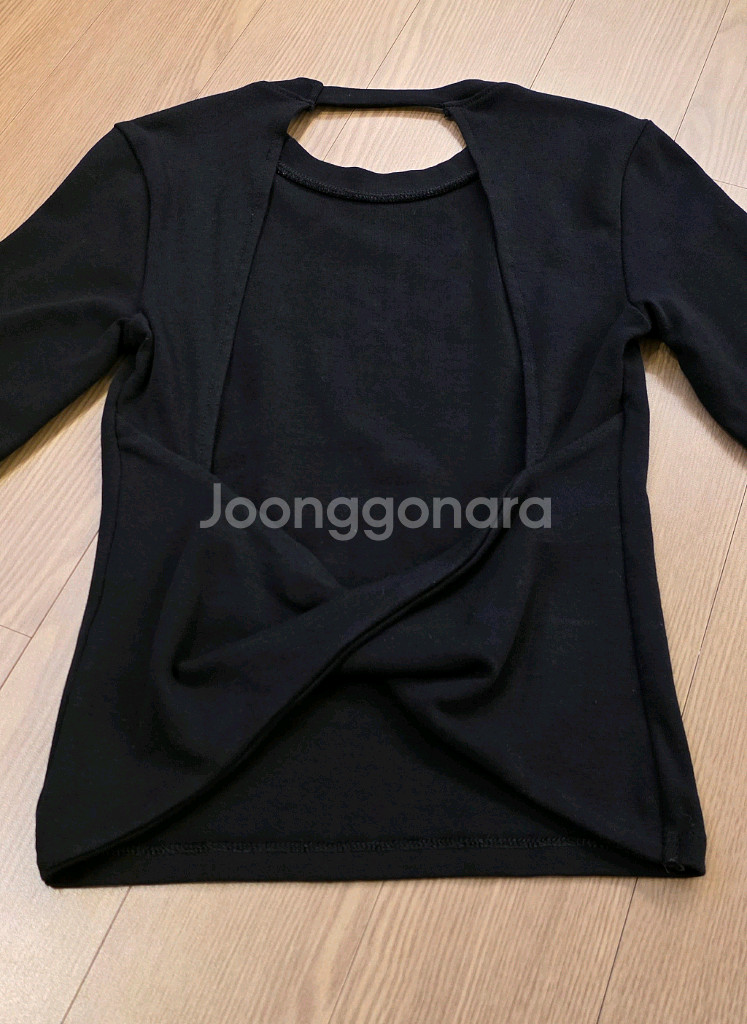 <새옷> ZARA_백 오픈 티셔츠 S사이즈--5