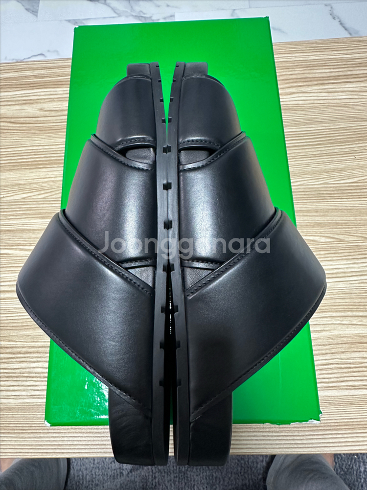 [급처] 보테가베네타 브릿지 가죽 뮬 샌들 슬리퍼 40사이즈--4