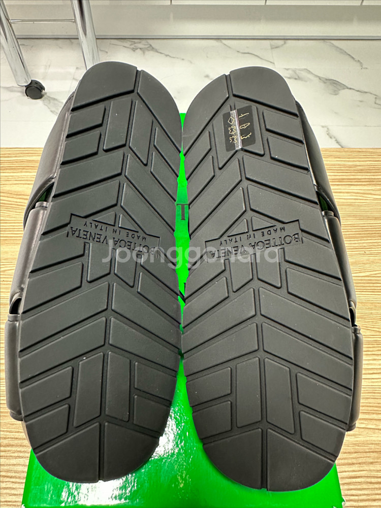 [급처] 보테가베네타 브릿지 가죽 뮬 샌들 슬리퍼 40사이즈--6