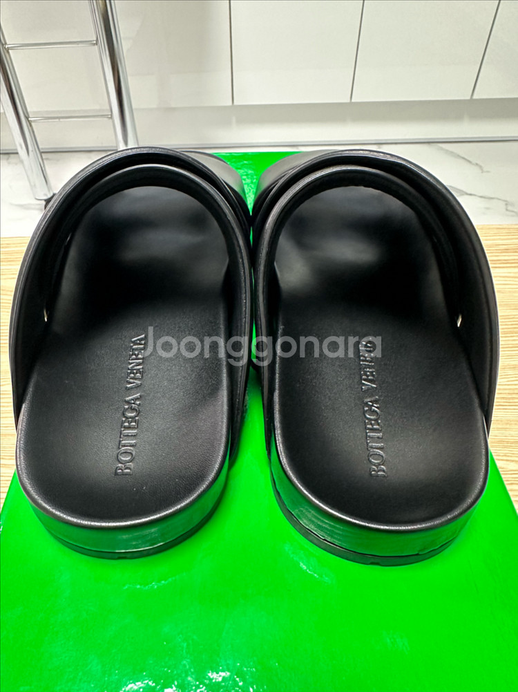 [급처] 보테가베네타 브릿지 가죽 뮬 샌들 슬리퍼 40사이즈--5