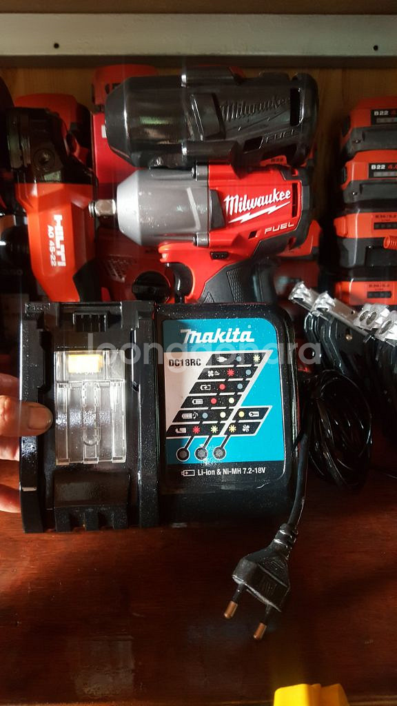 [정품]마끼다충전기 18V 프리볼트고속충전기DC18RC--0