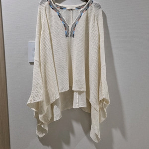 한섬 시스템 브이넥 니트 케이프