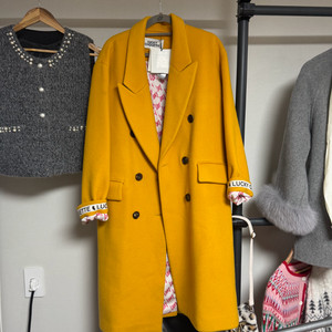 럭키슈에뜨 코트