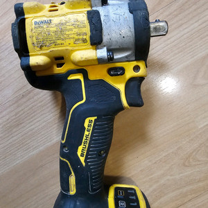 디월트 무선 임팩렌치 DCF922본체ㅍ
