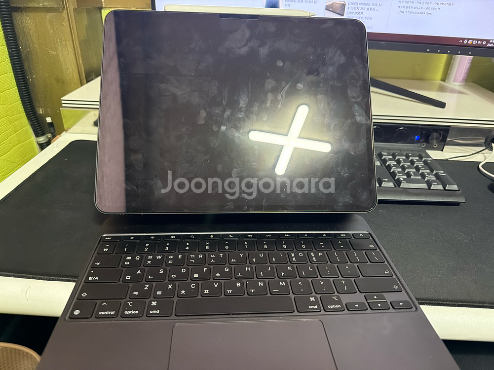 아이패드프로13인치 m4 256 wifi +매직키보드+애플펜슬 올정품--0