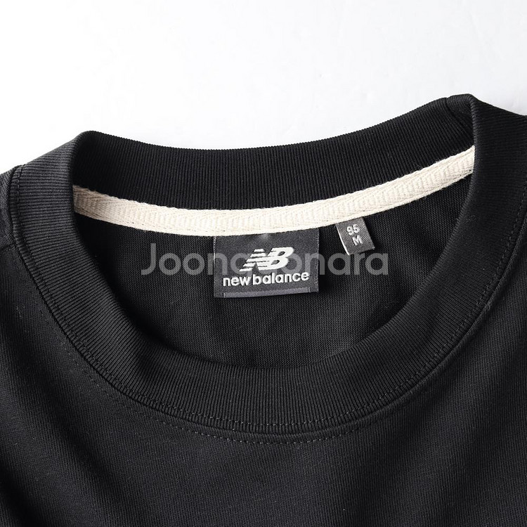 [M]뉴발란스 블랙 로고 프린팅 반팔 크루넥 티셔츠--4