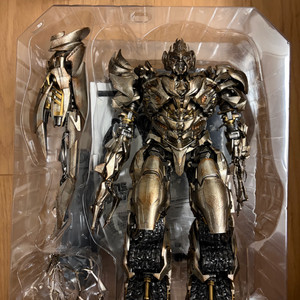 쓰리제로 메가트론