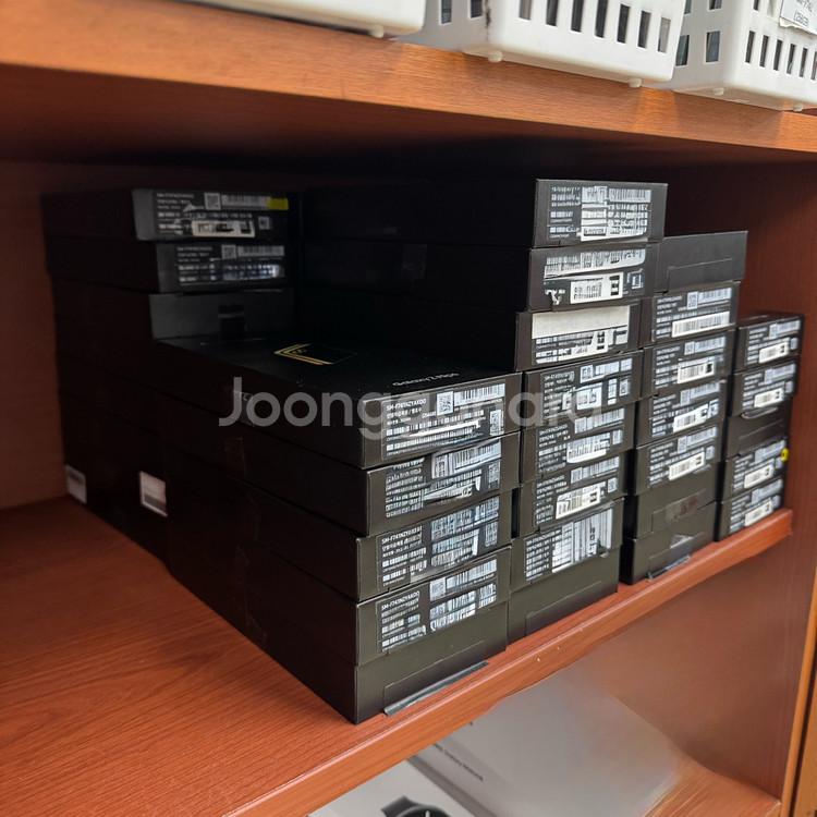 대량소량주문환영! 전시용 자급제 갤럭시Z플립6 256기가 단순개봉 공기계 중고폰 업무폰 서브폰--1