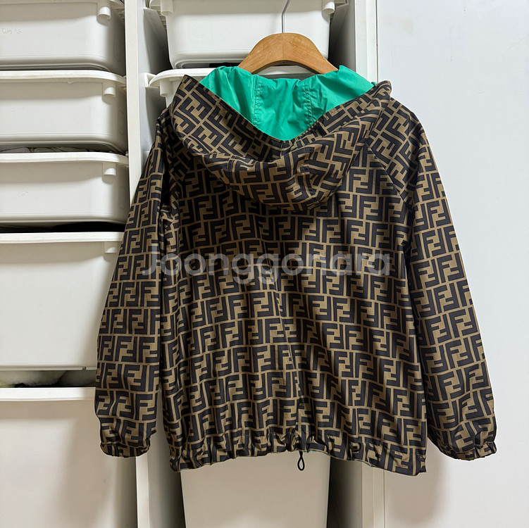 펜디 바람막이--1