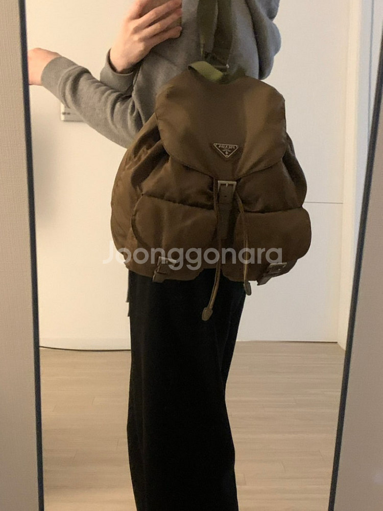 프라다 나일론 백팩--1