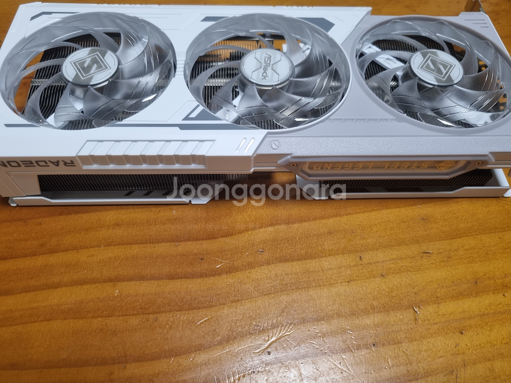 RX 9060XT 3팬 그래픽카드 풀박스 상태 S급 판매합니다--0