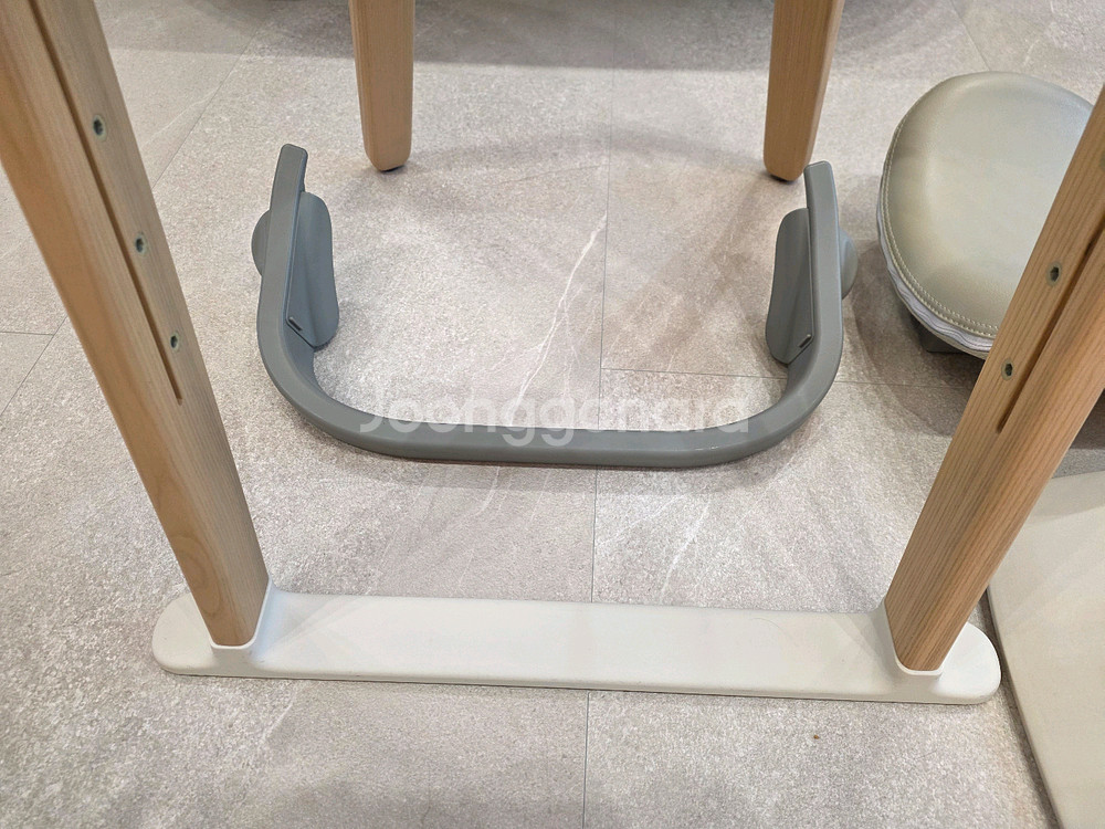 시디즈 몰티 하이체어 아기 의자 (살균 소독완)--3