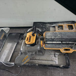 디월트 D36000 습식 타일커팅기