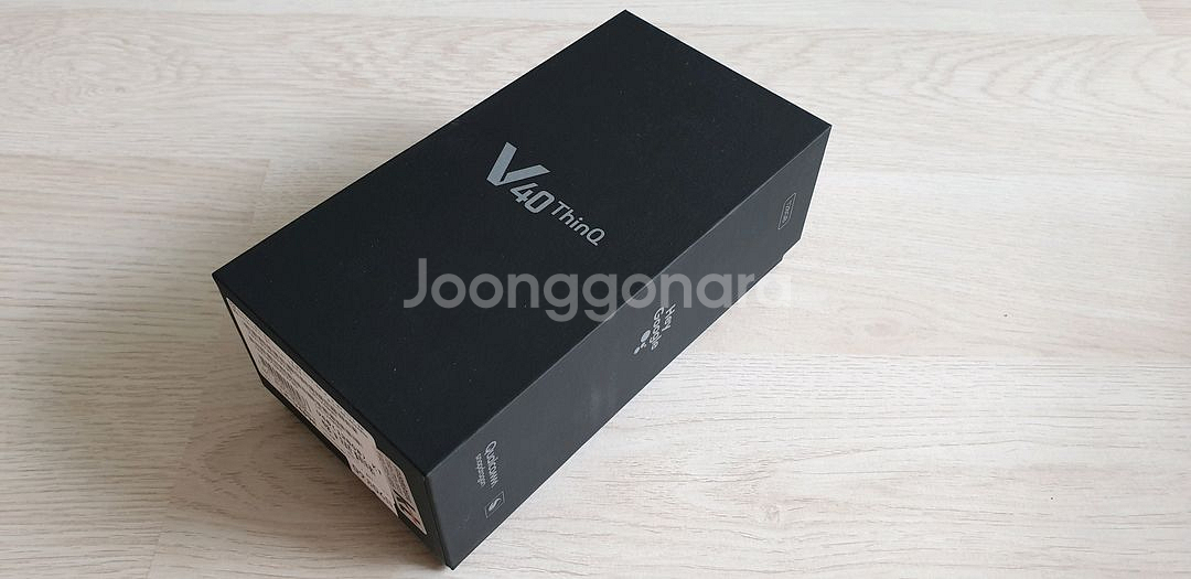 LG전자 V40 (폰없음) 기본구성품들과 V40액세서리들 일괄판매--3
