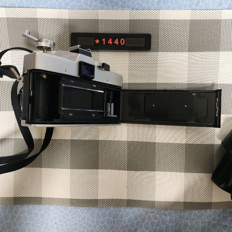 미놀타 SR T 101 필름카메라 1.4렌즈 실버바디 케이스포함 이미지