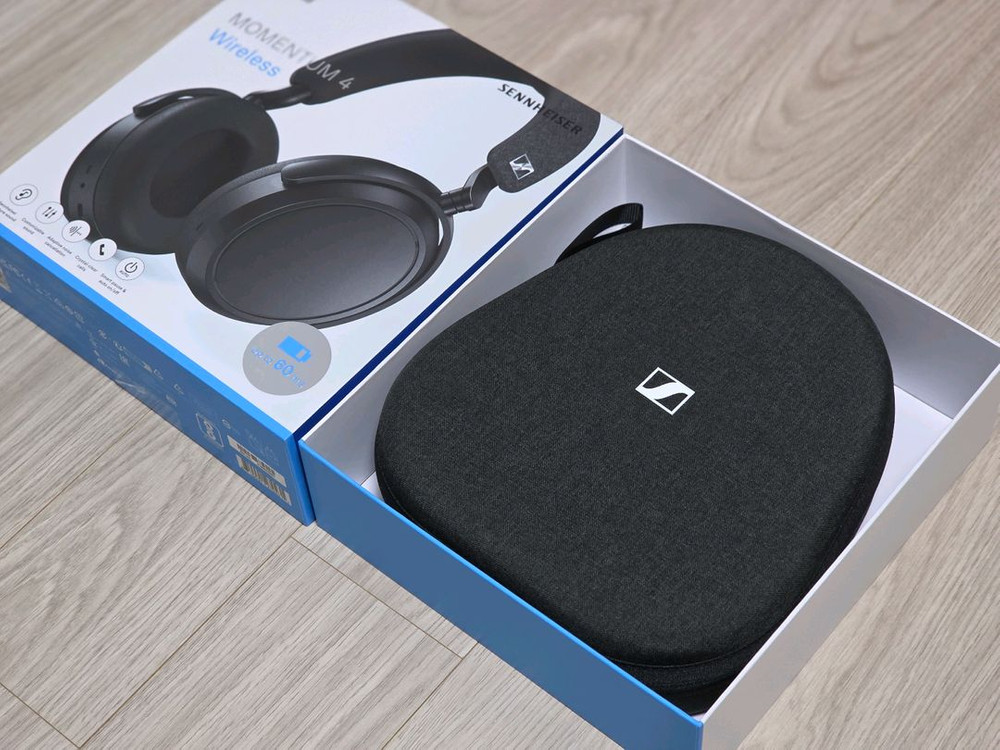 젠하이저 모멘텀4 무선 헤드폰 판매합니다.--2