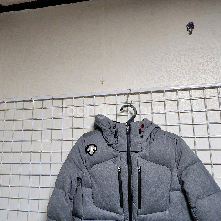 (상태굿)데상트기능성오리털패딩(여85)--1