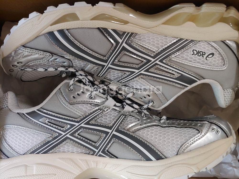 아식스 젤님버스 10.1 265--0