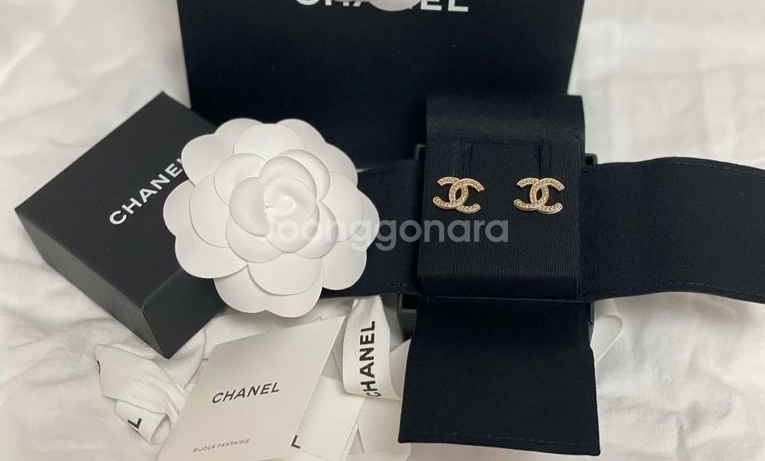 샤넬 CC 로고 귀걸이--0