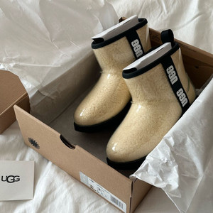 정품 미국 어그 UGG 키즈 클리어 부츠
