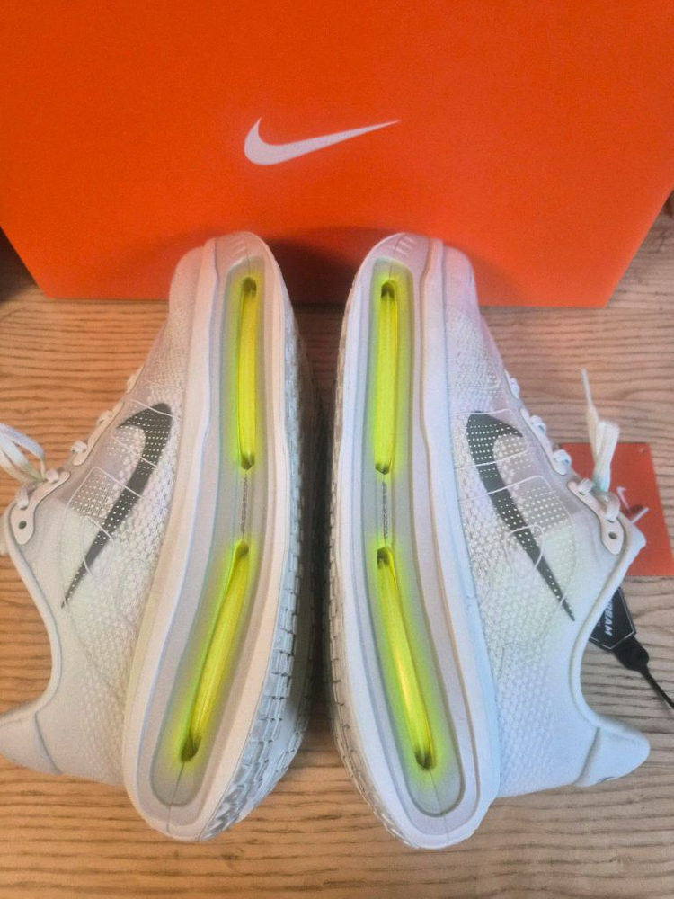 나이키 보메로 프리미엄 280사이즈 택포 이미지