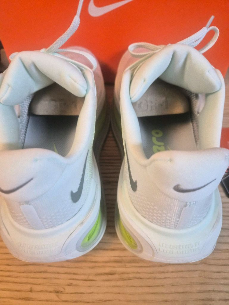 나이키 보메로 프리미엄 280사이즈 택포 이미지