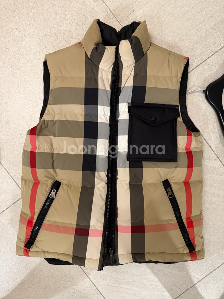버버리 롬포드 리버시블 남성 패딩조끼 8032997 M--2