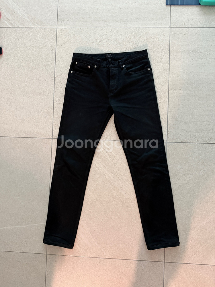 APC 아페쎄 쁘띠스탠다드 워싱블랙진 30--0