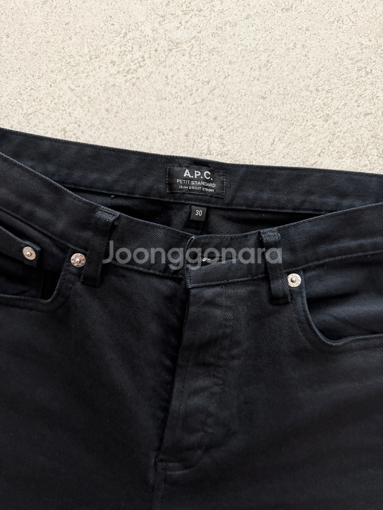 APC 아페쎄 쁘띠스탠다드 워싱블랙진 30--1