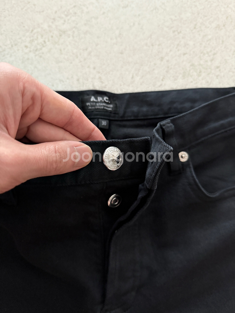 APC 아페쎄 쁘띠스탠다드 워싱블랙진 30--3