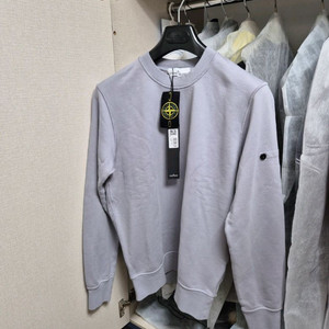 새상품 미시착 24SS스톤아일랜드 맨투맨 90-S