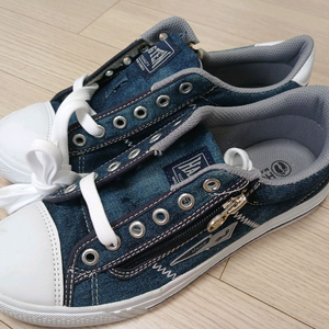 뉴베스트 스니커즈